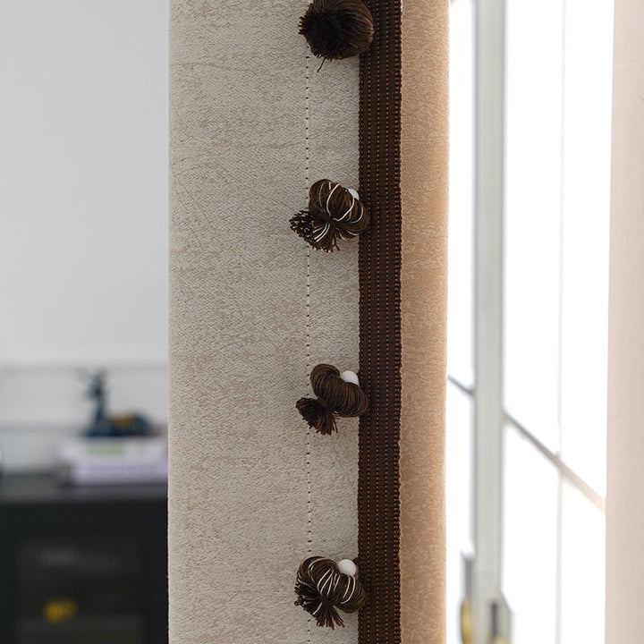 Dekorative Vorhangborte mit Pompons Karnz