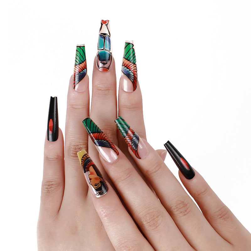 Kreative Nagelkunst mit ägyptischen Motiven Karnz