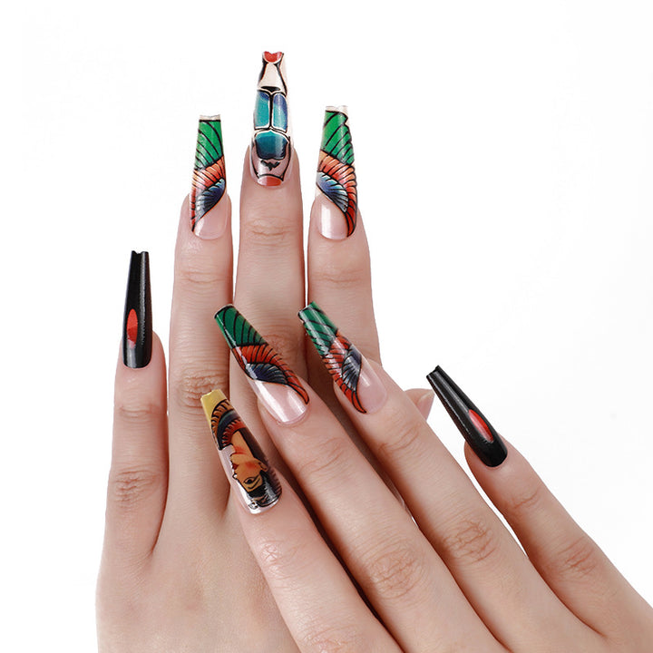 Kreative Nagelkunst mit ägyptischen Motiven Karnz