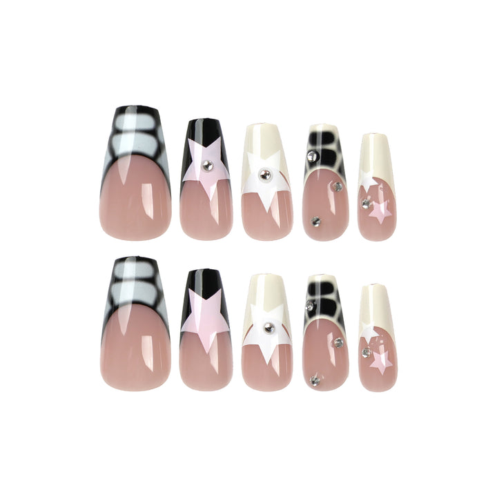 Kreative Nagelkunst im eleganten Design Karnz