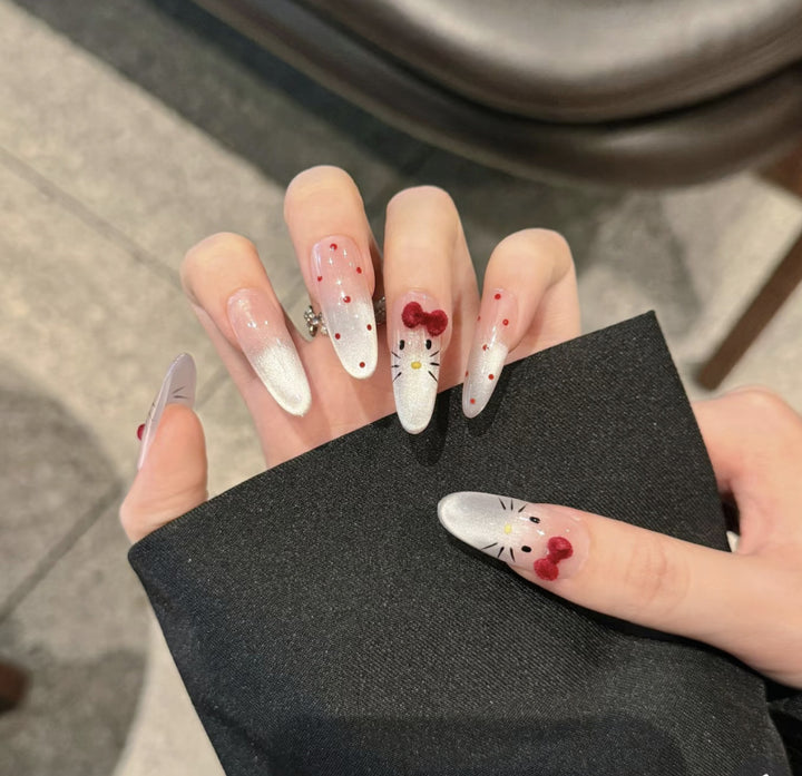 Dekorative Nagelkunst Karnz