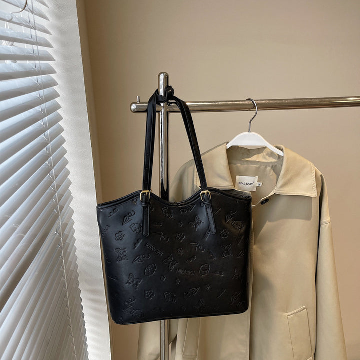 Texturierte Leder-Tasche Karnz