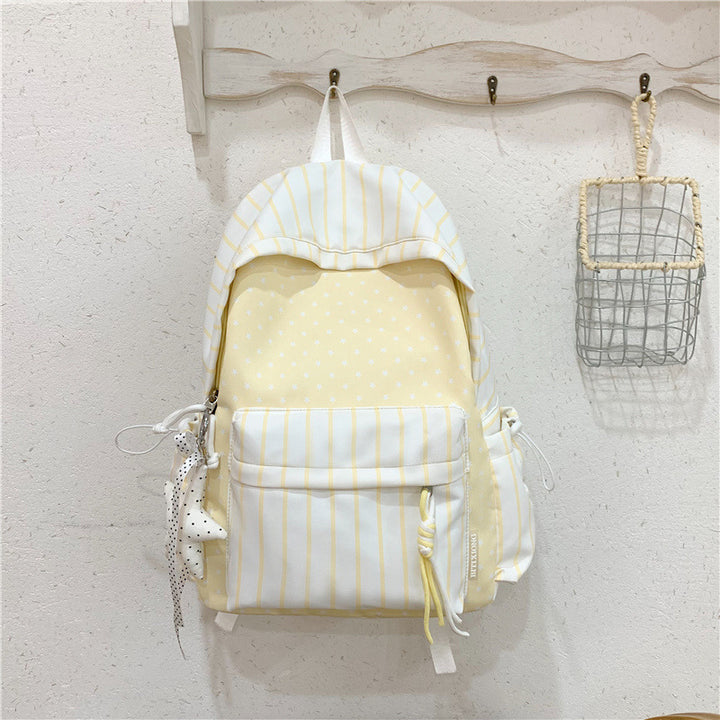 Niedlicher gestreifter Schulrucksack