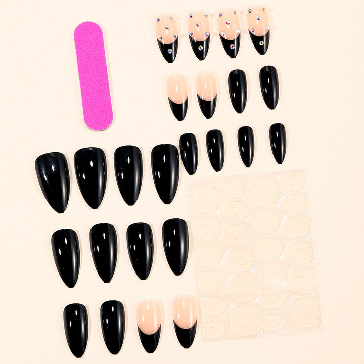 Glamouröser Stiletto Acryl-Nagelkunst Karnz