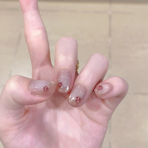 Kunstnägel mit Eleganten Glitzerdetails Karnz