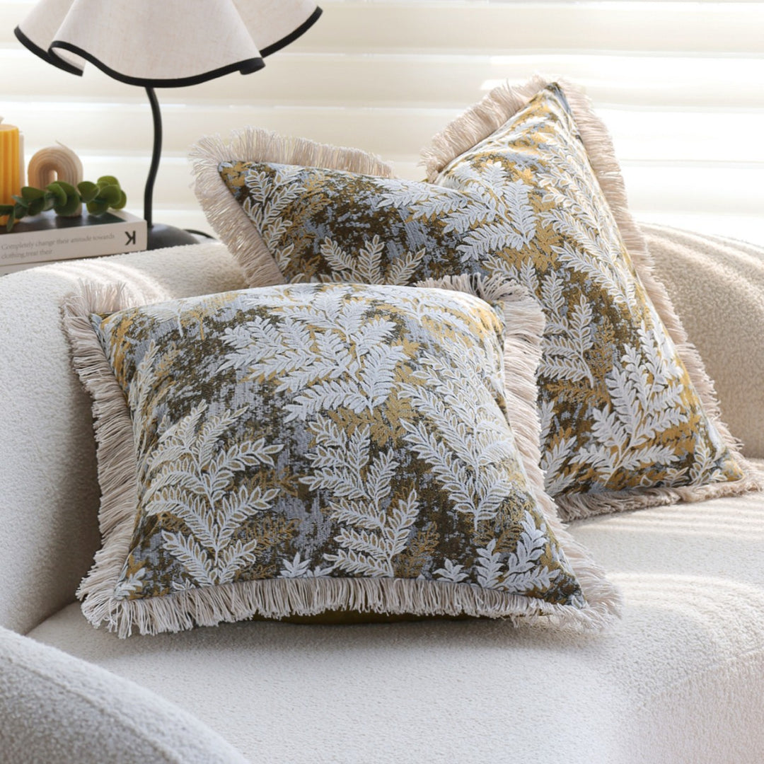 Dekorativer Samt-Kissenbezug mit besticktem Farn-Jacquard und Fransenrand Karnz