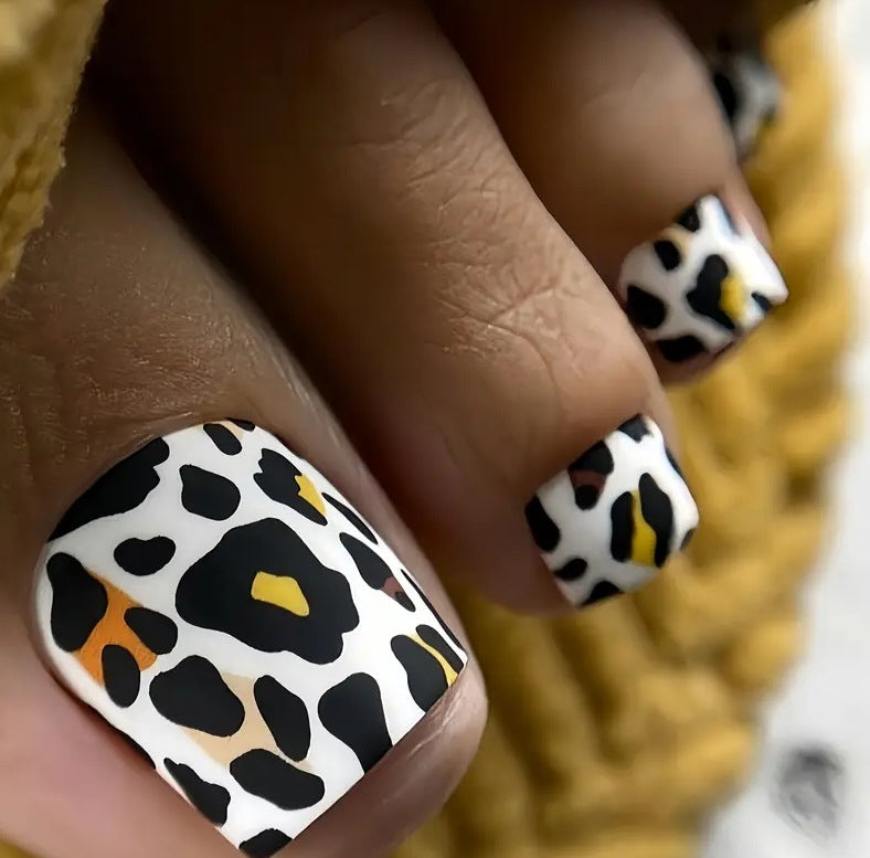 Animal Print Nagelkunst Karnz