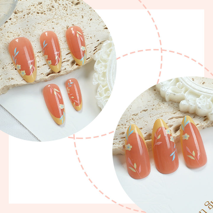 Dekorativer Press-On-Nagelset mit floralem und elegantem Design Karnz