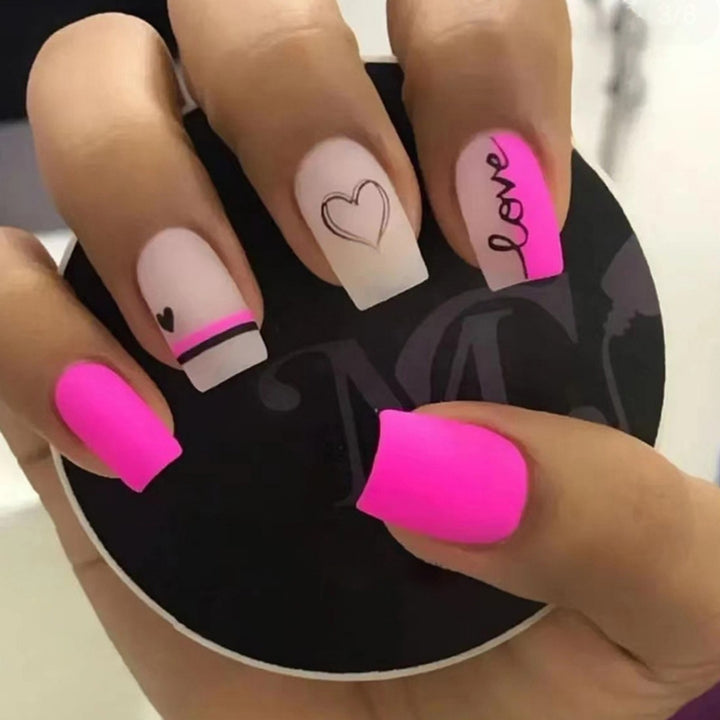 Künstlerische Ausdruck Nagelkunst Karnz