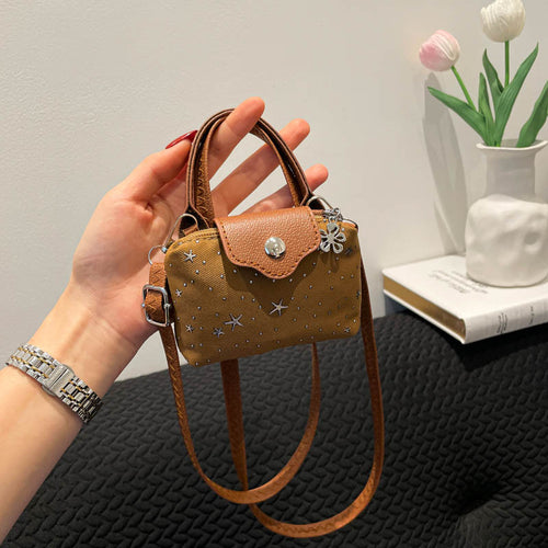 Mini Crossbody-Handtas mit dekorativen Details