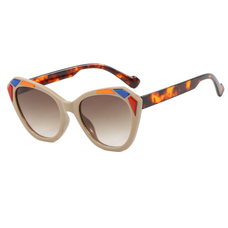 Damen Katzenaugen-Sonnenbrille mit modischen Details Karnz