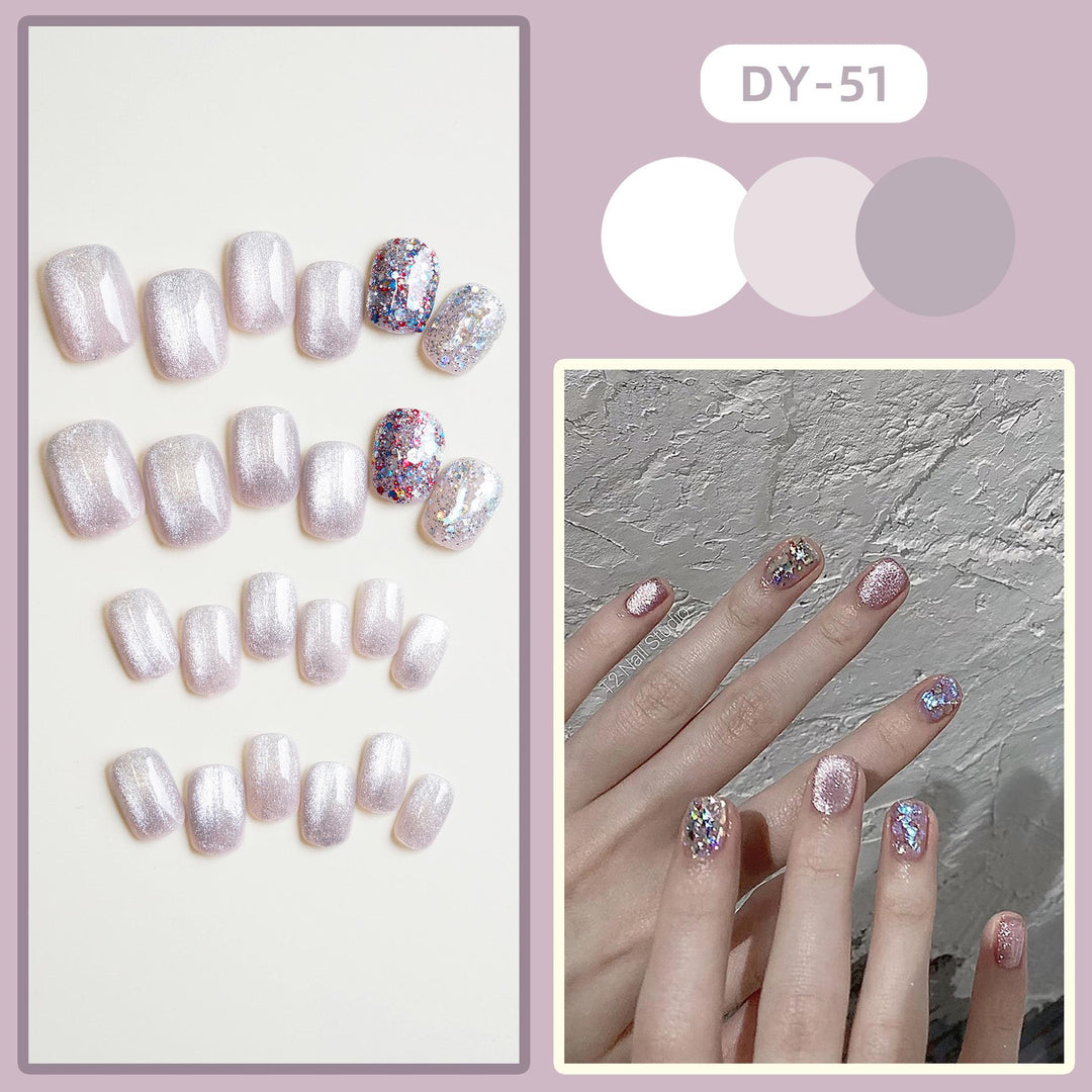 Glitzerndes Press-On Nagelset mit künstlerischem Foliendesign Karnz