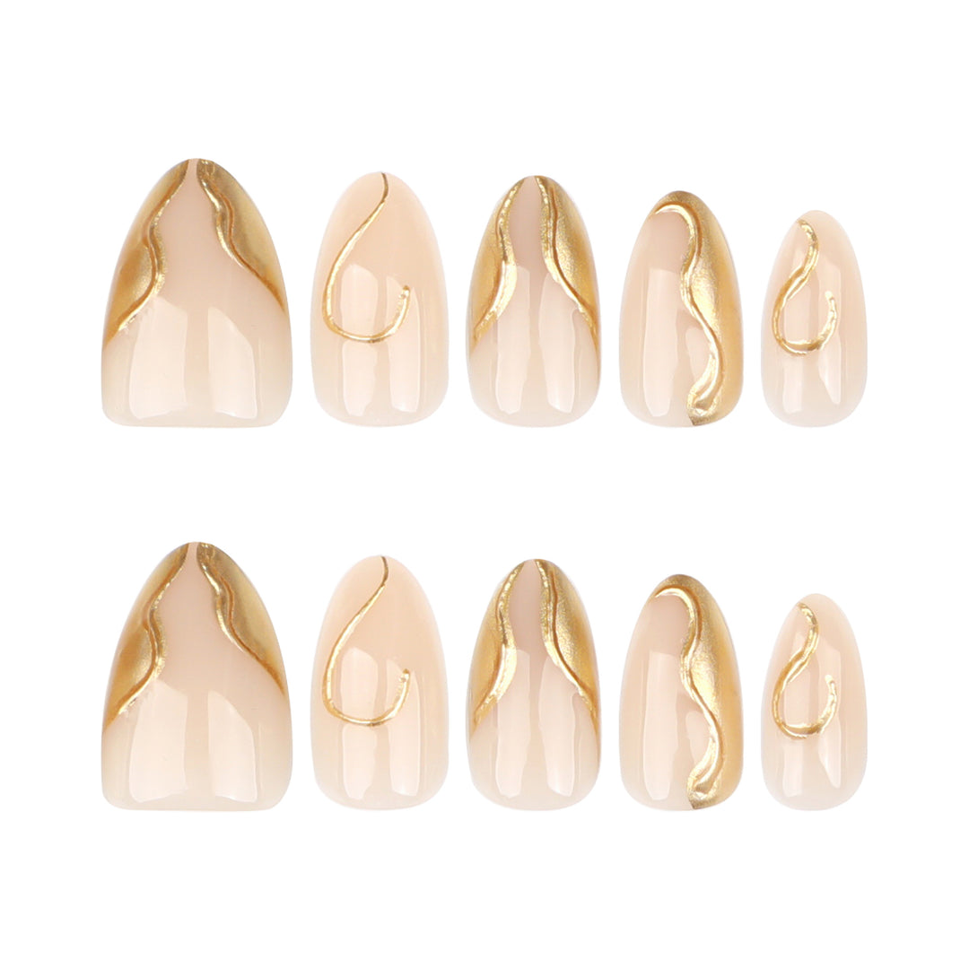 Kunstvolle Stiletto-Nägel mit eleganten Goldakzenten Karnz
