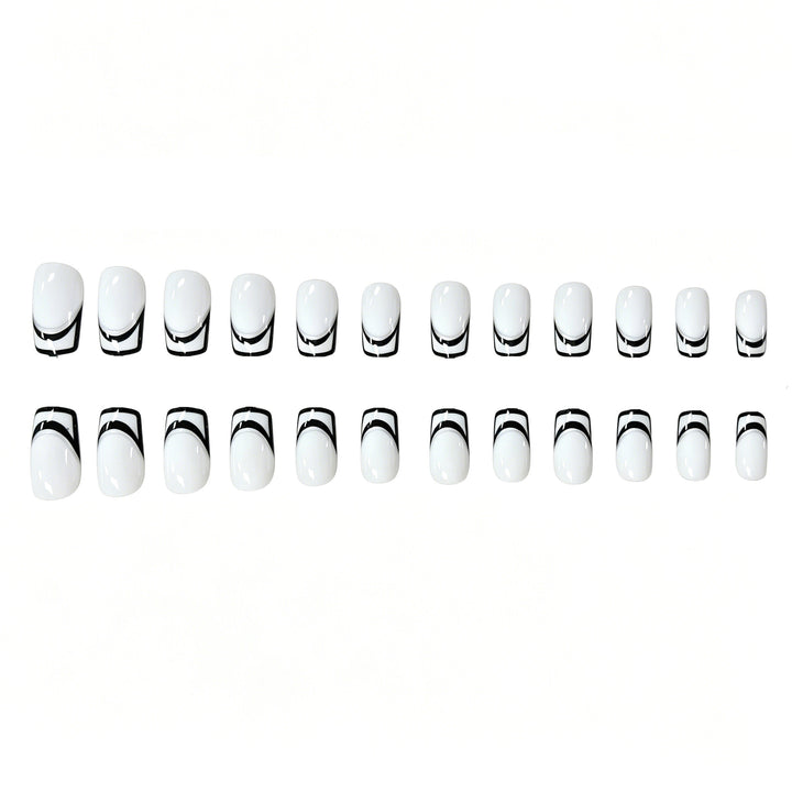 Elegante geometrische Nagelkunst Karnz