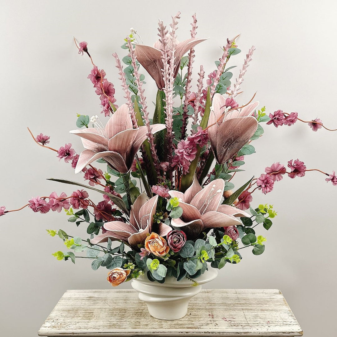 Dekoratives florales Mittelstück Arrangement