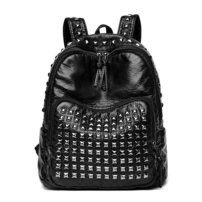 Stylischer genagelter Leder-Rucksack