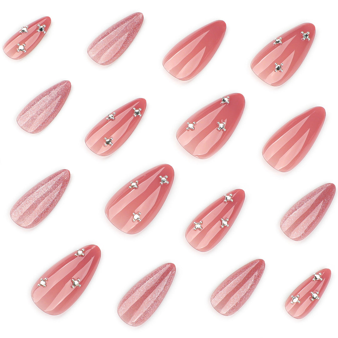 Kunstvolle Nagelverlängerungen mit Glitzer-Design Karnz