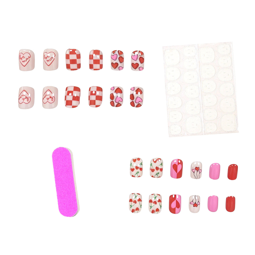 Kreatives Valentinstag Nageldesign Karnz