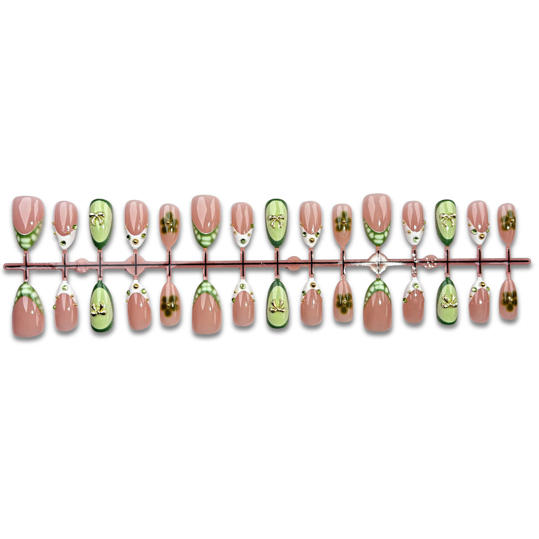 Blumeninspiriertes dekoratives Press-On-Nagelset