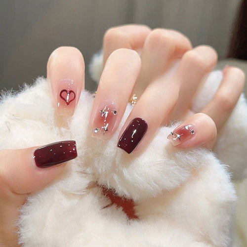 Künstlerisches Herzdesign Press-On-Nagelset Karnz