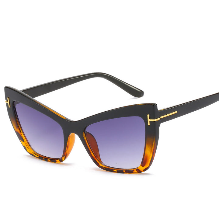 Cat-Eye-Rahmen-Sonnenbrille mit verlaufenden Gläsern Karnz