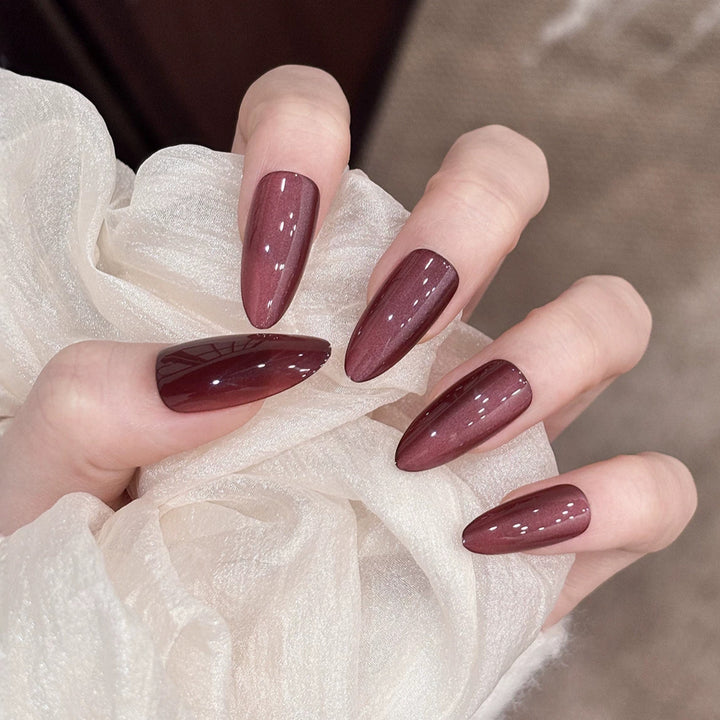 Stylisches mandelförmiges Press-On-Nagelset