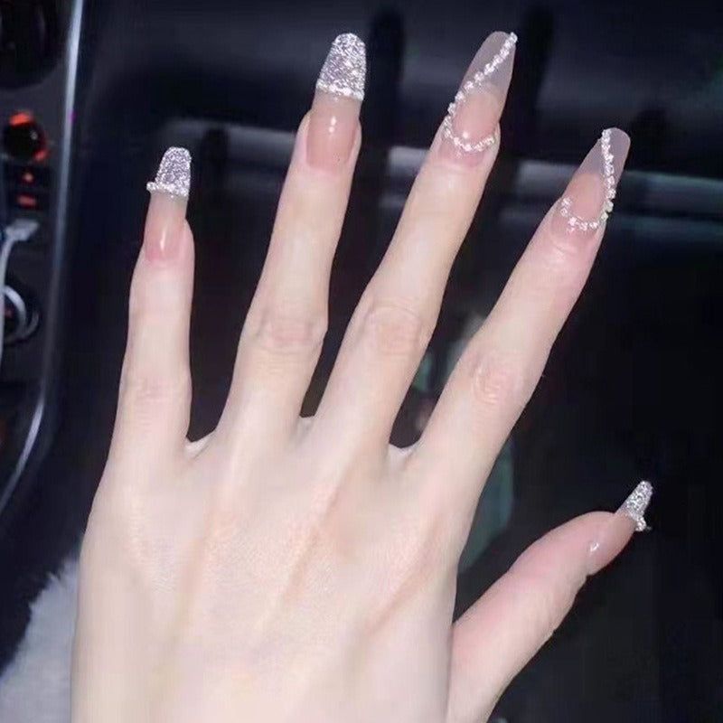 Kunstnagelset Karnz