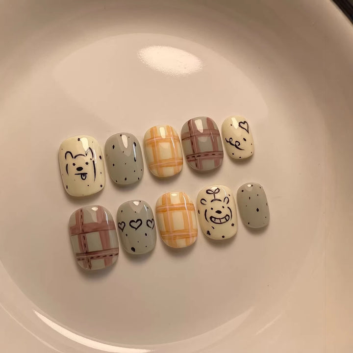 Verspielte Cartoon-Charakter Press-On Nagelkunst Sammlung