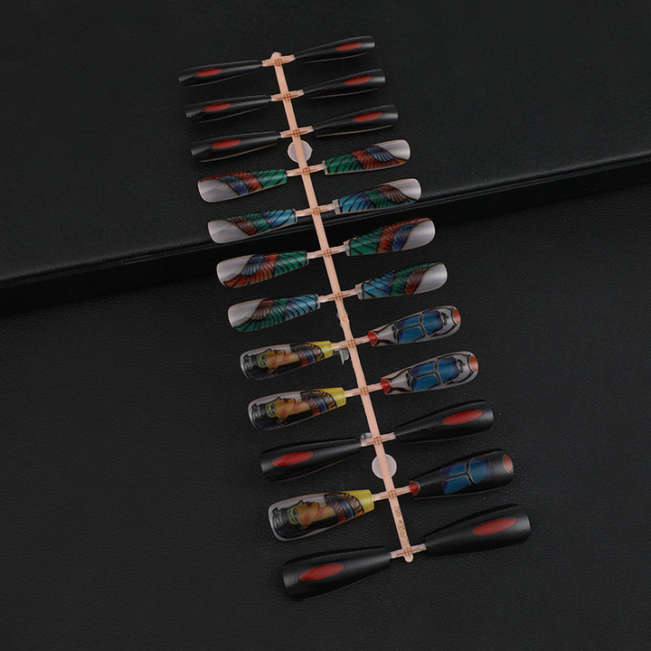Kreative Nagelkunst mit ägyptischen Motiven Karnz