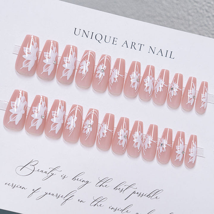 Elegante florale Press-On Nagelkunst