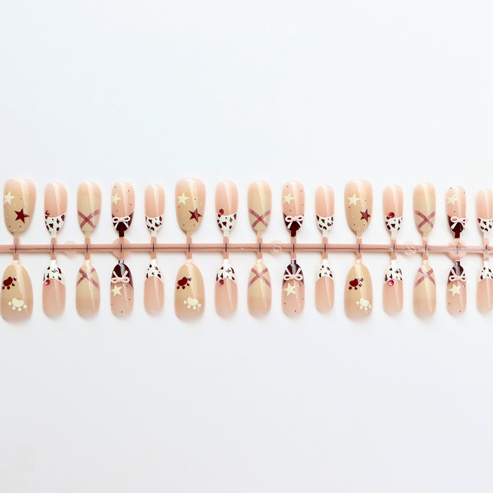 Thematische Press-On Nail Art Set mit charmanten Designs Karnz