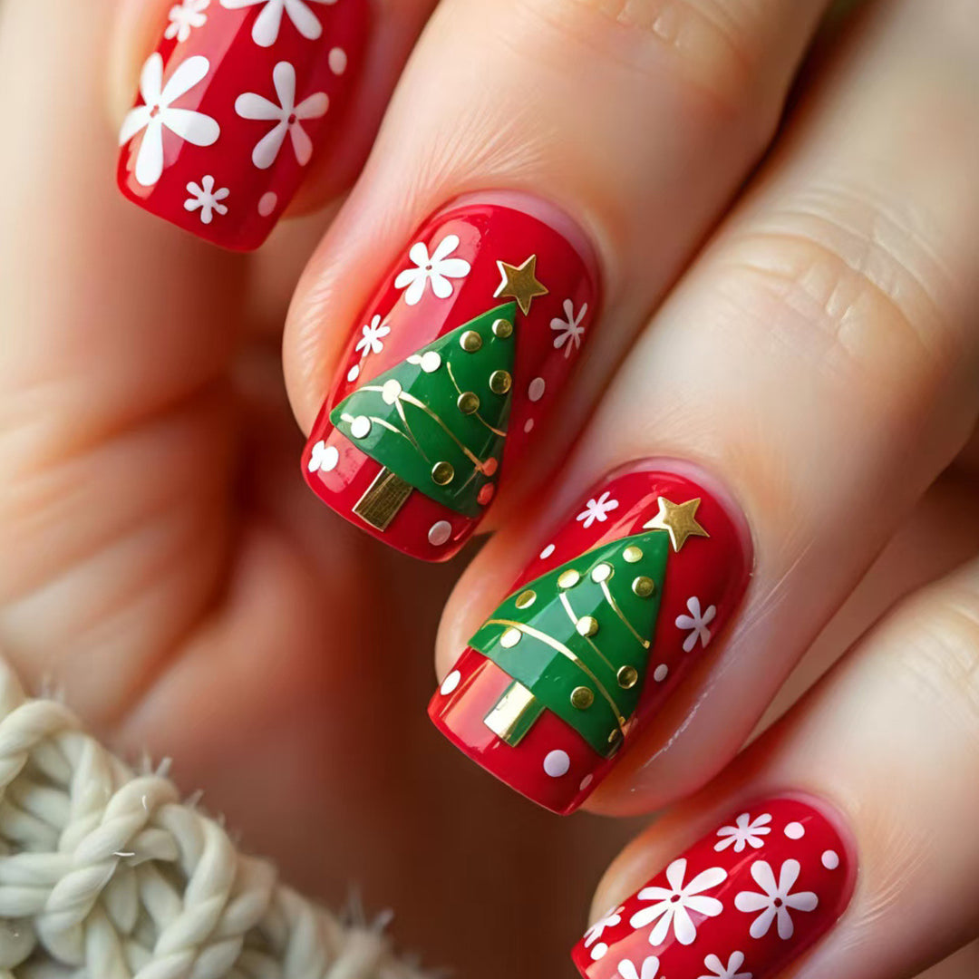 Kunstnägel mit Festlichem Weihnachtsbaum-Design Karnz