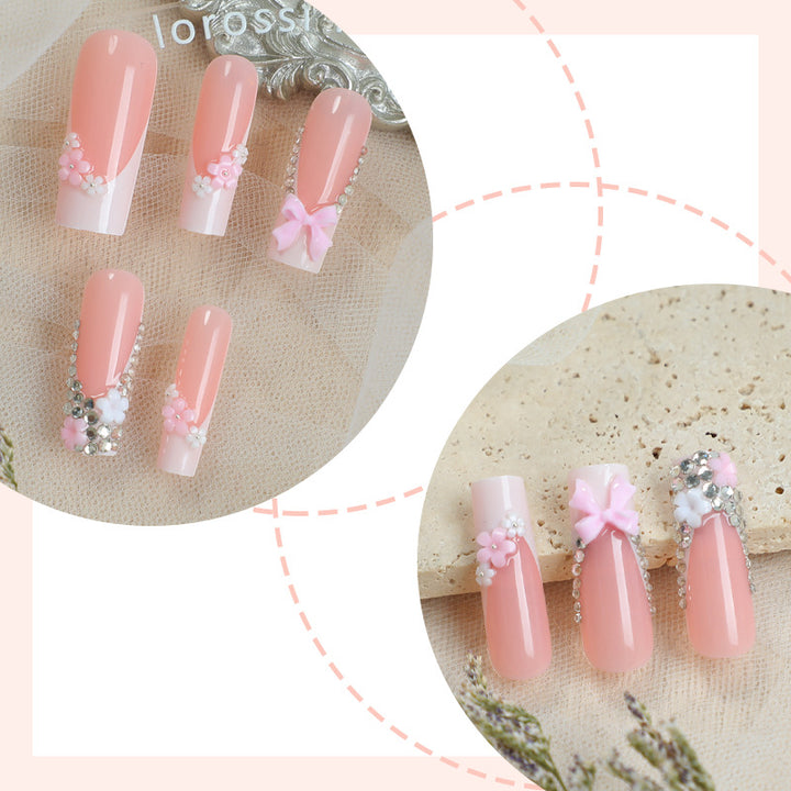 Dekorativer Press-On Nagelset mit eleganten floralen und Juwelenelementen Karnz