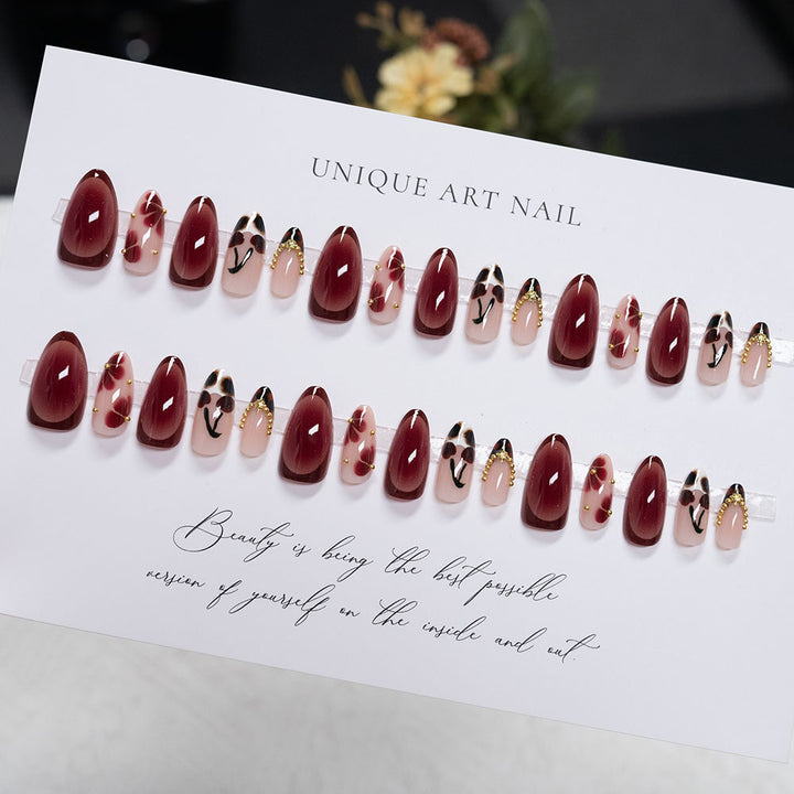 Künstlerisches Lang-Stiletto Nagelkunst Design