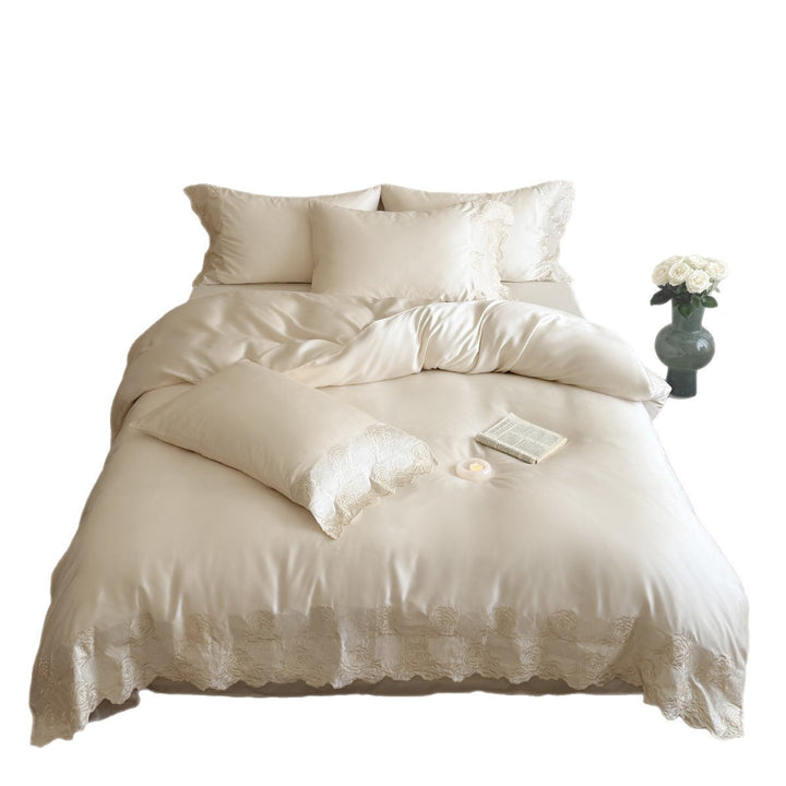 Luxuriöses besticktes Satin-Bettbezug-Set mit gewelltem Rosen-Spitzenbesatz