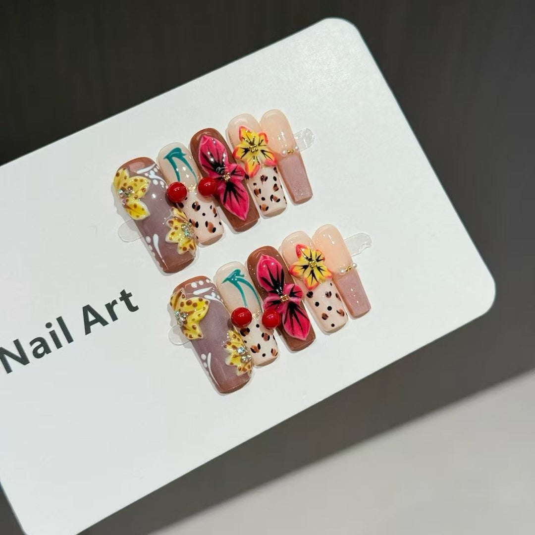 Blumenmuster-Nagelkunst-Designset