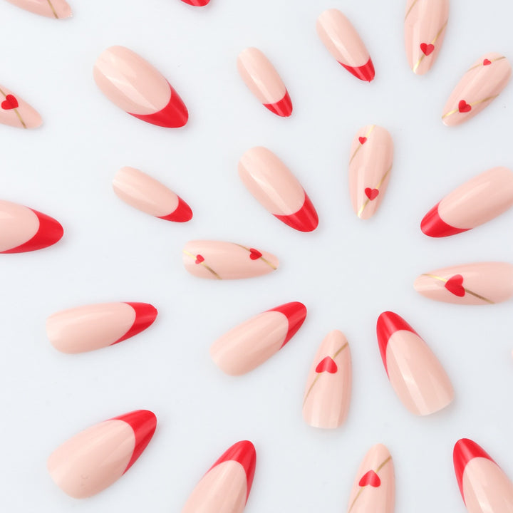 Elegante Herz-Design Stiletto Nagelverlängerungen Karnz