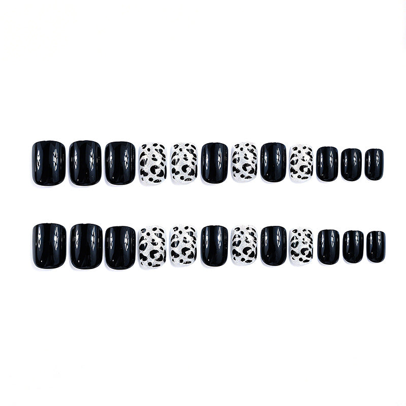 Elegante Glänzende Nagelverbesserungen Karnz