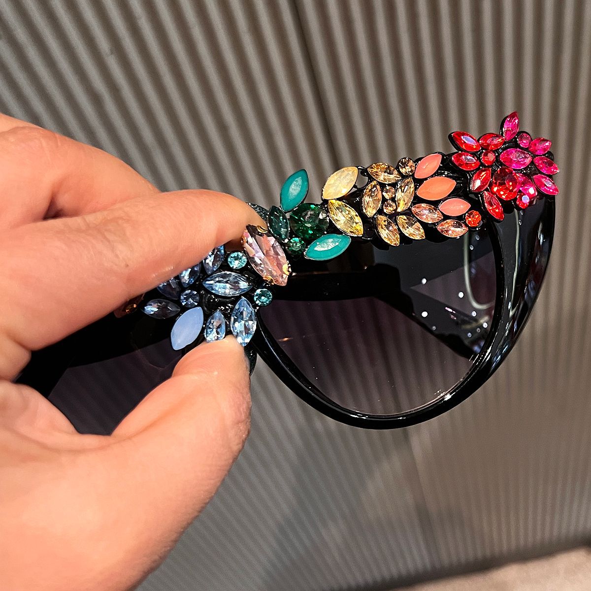 Damen Cat-Eye Sonnenbrille mit luxuriöser Kristallverzierung Karnz