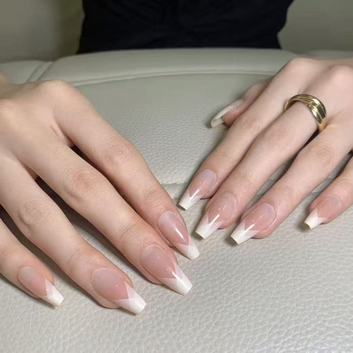Elegantes Nagelkunst Set Karnz