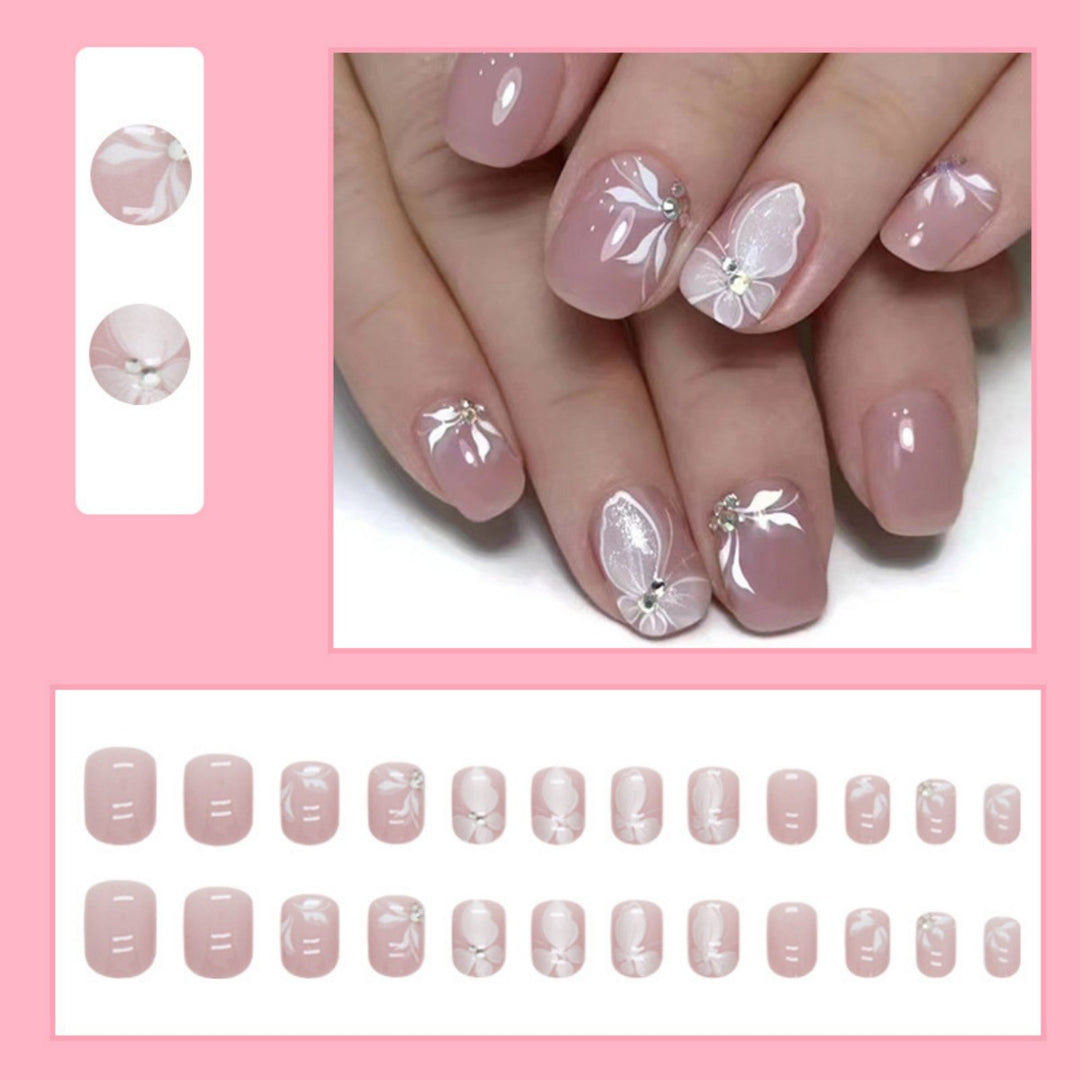 Künstlerisch von Schmetterlingen inspirierte Nagelverlängerungen Karnz