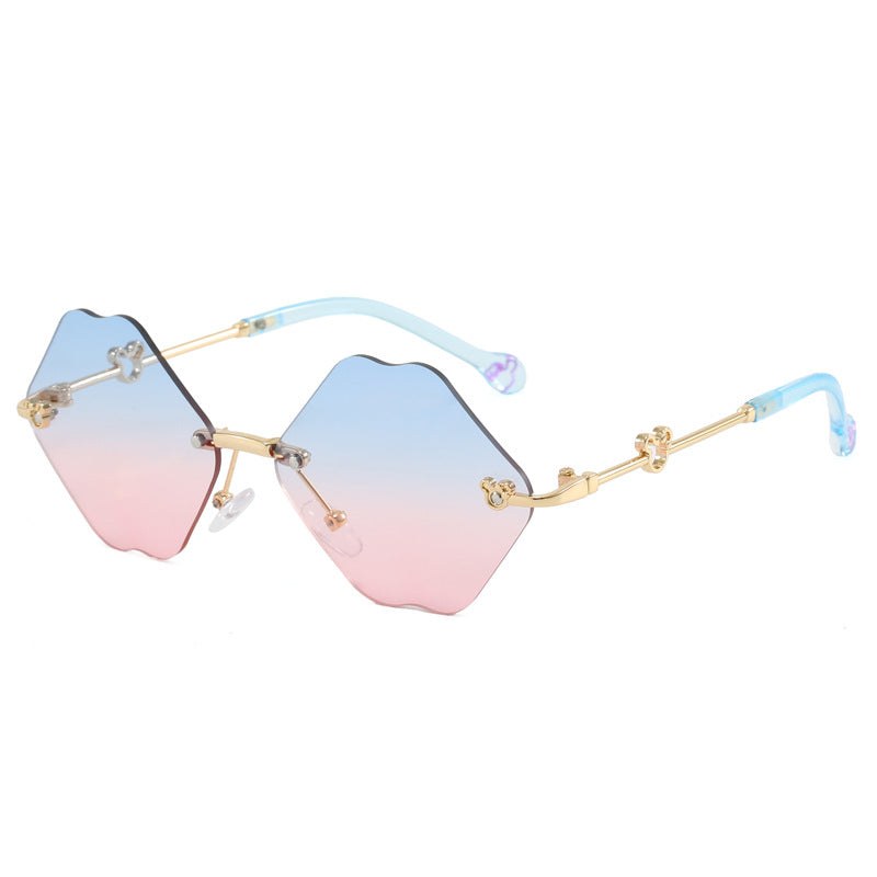 Damen geometrische Oversized-Sonnenbrille mit detailliertem, luxuriösem Rahmen Karnz
