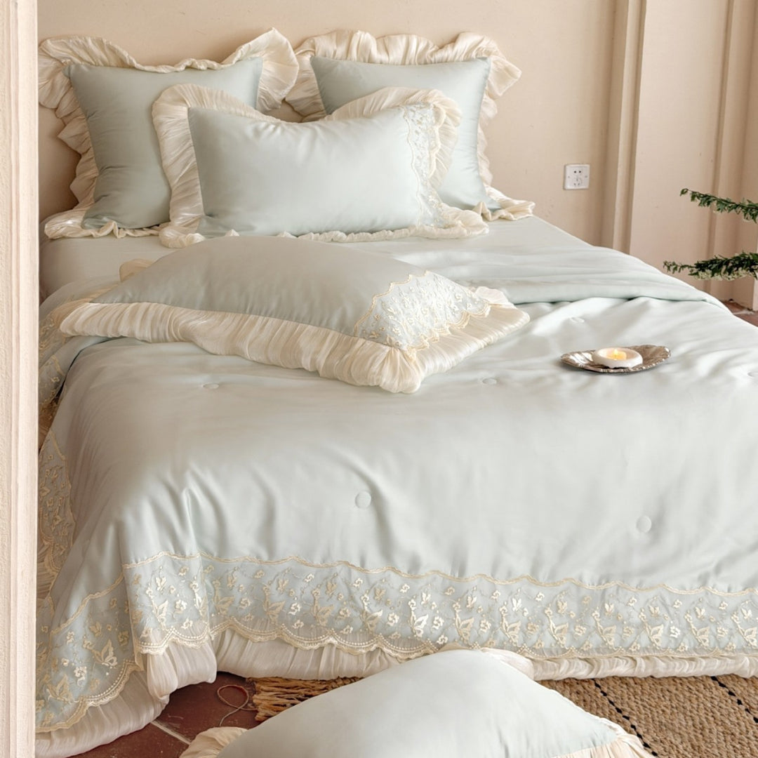 Luxuriöses Satin-Bettwäsche-Set mit Spitzen- und Rüschenverzierung