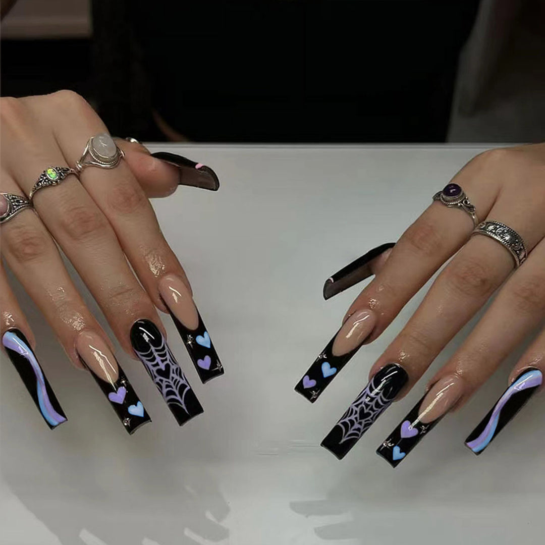 Künstliche Nagelverlängerungen mit Trendigem Design Karnz
