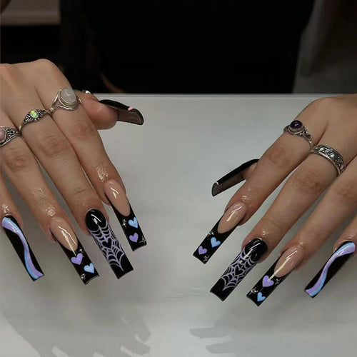 Künstliche Nagelverlängerungen mit Trendigem Design Karnz