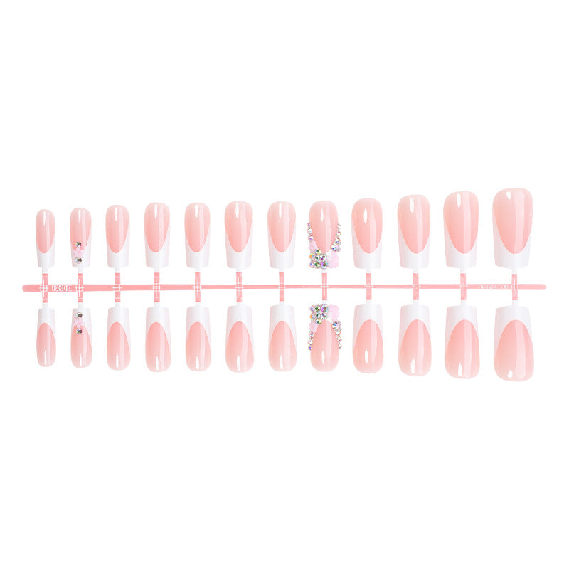 Dekoratives Press-On-Nagelset mit eleganten Akzentdesigns Karnz