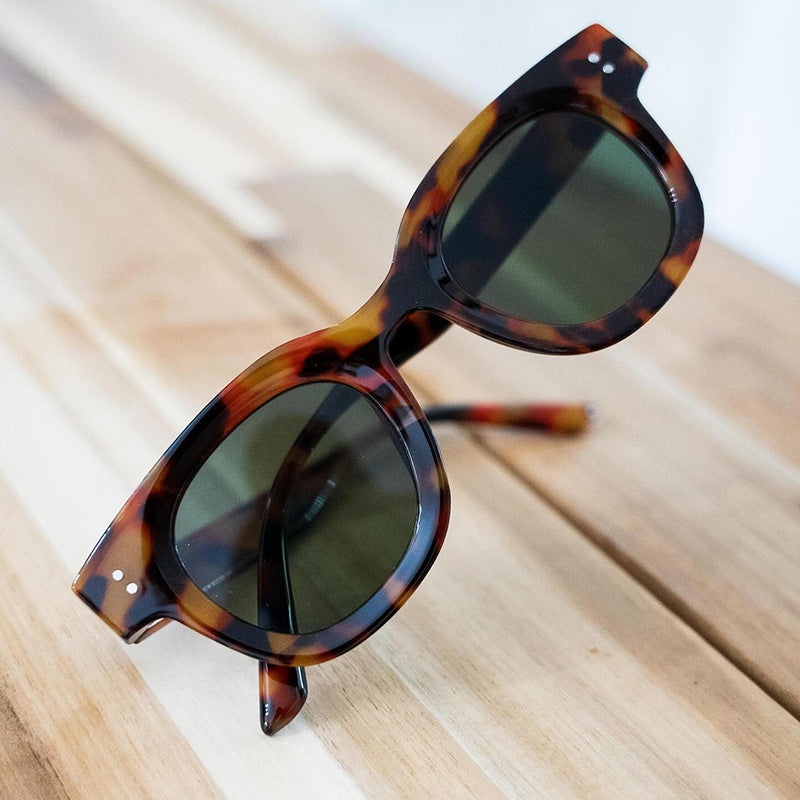 Damen stilvolle Sonnenbrille mit markantem Design und polarisierenden Gläsern Karnz