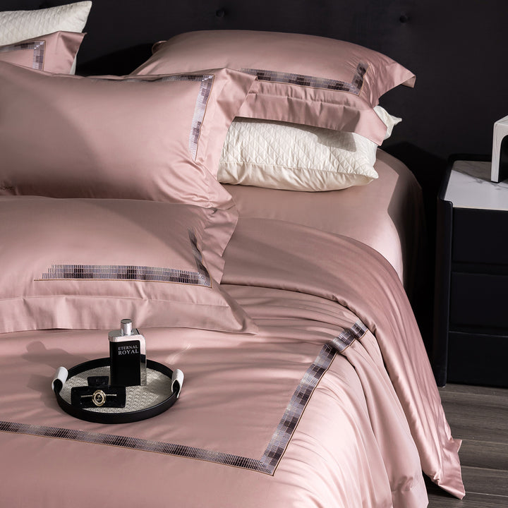 Premium-Baumwoll-Satin-Bettwäscheset mit feiner Bordürenapplikation und hotel-typischem Fall