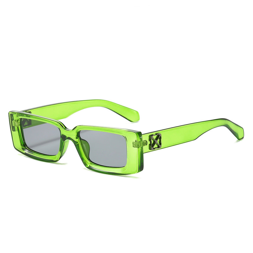 Übergroße geometrische Sonnenbrille mit dekorativen Metallakzenten Karnz