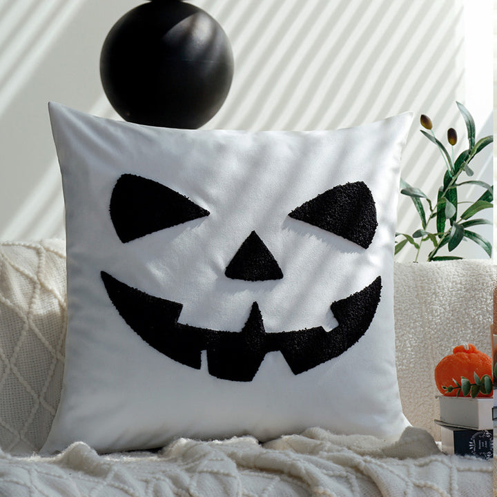Quadratischer Kissenbezug mit Halloween‑Kürbis‑Tufting und weichem Baumwollsatin Karnz